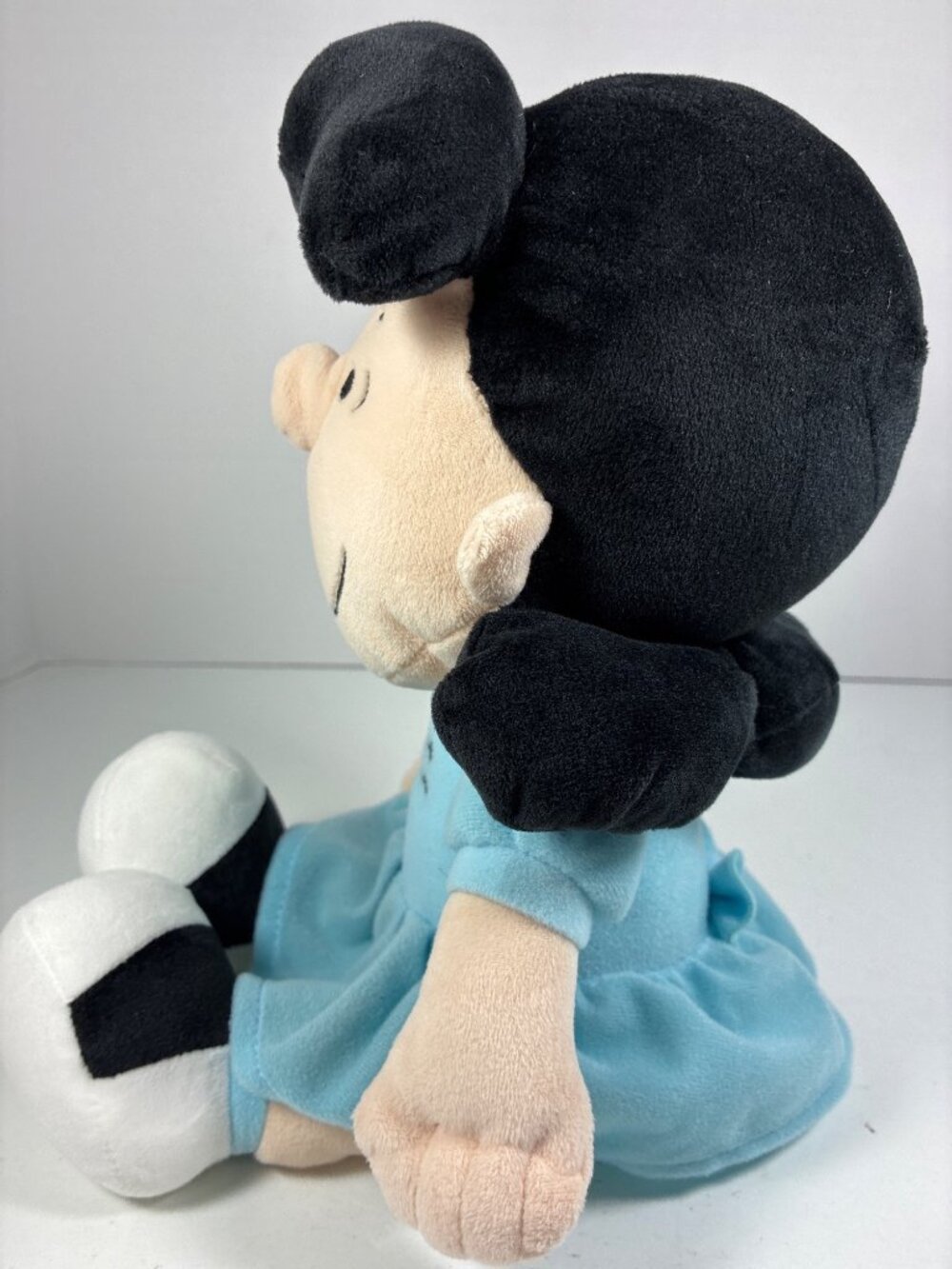 Kohl's Cares Lucy Plush 12" Peanuts 2019 - Picture 4 of 9